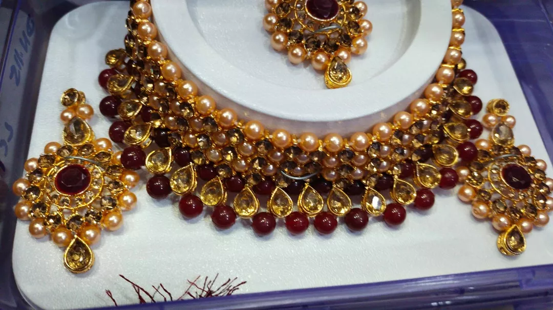 Hasli set uploaded by Oswal Art jewellery on 1/22/2023