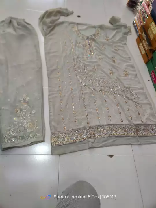 Product uploaded by SHAREQ SAREE CENTRE on 1/23/2023