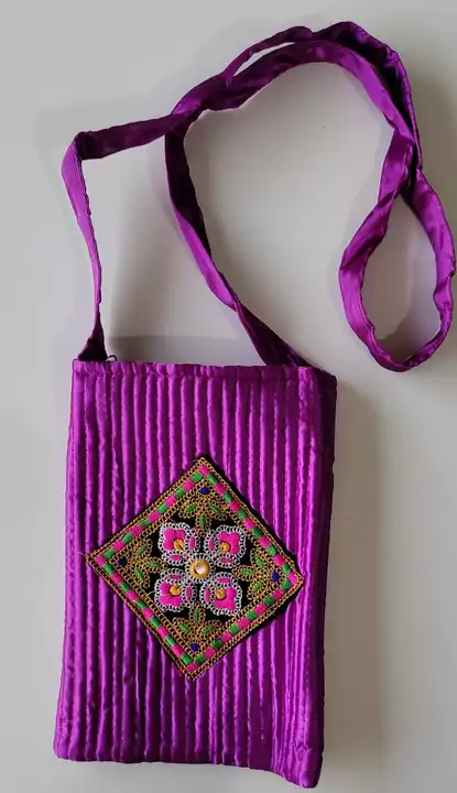 Kutchi handicrafts side purse 👜 uploaded by Roopali Fashion Hub on 1/24/2023