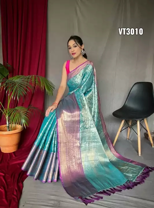 FRESH ARRIVAL❤️


Pure kuberra pattu silk saree with 10inch kanchipuram border with all over zari we uploaded by Vishal trendz 1011 avadh textile market on 1/25/2023