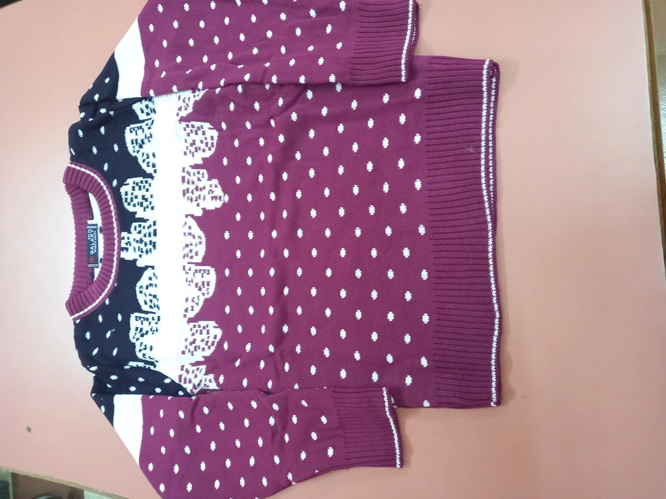 Boys Top SIZE 30.32.34 uploaded by business on 1/25/2023