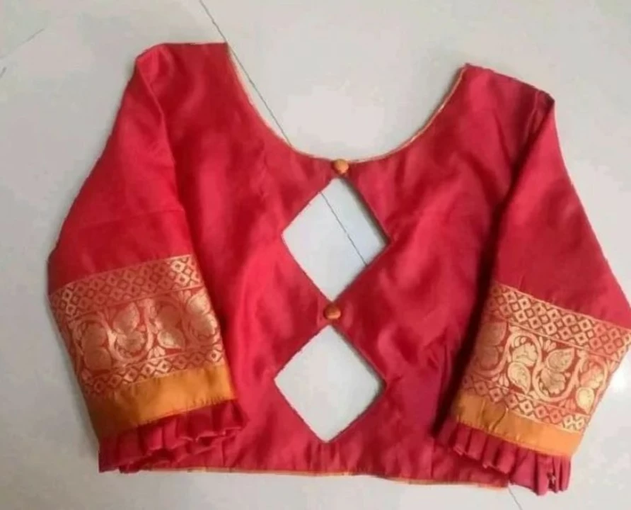 Product image of Sari blouse , price: Rs. 300, ID: sari-blouse-f9d7858f