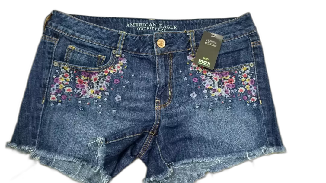 Half jeans for girls  uploaded by Aman Enterprises.Whatsapp No.. +919711706212 on 5/30/2024