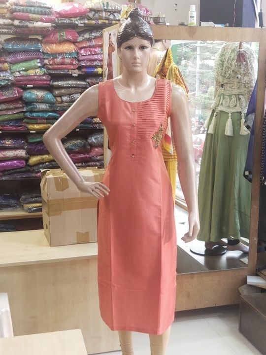 Lady Kurta with sleeves uploaded by business on 2/16/2021