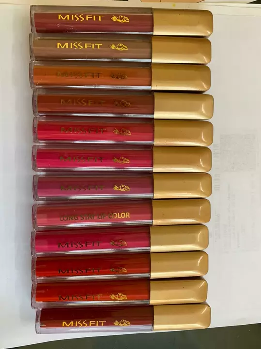 Water proof...Mate ..Long lasting..popdi (crust) free lipstick. uploaded by Robin Hood Venture on 1/29/2023
