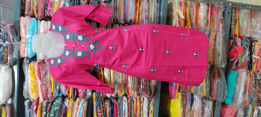 Kurti uploaded by Purusottam collection on 1/30/2023