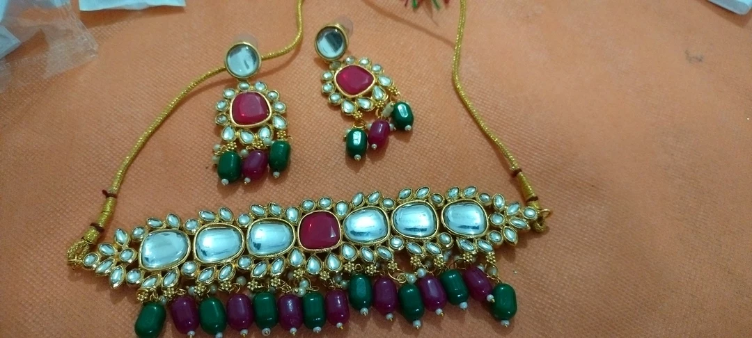 Set in kundan uploaded by khushi fashion collection on 1/31/2023