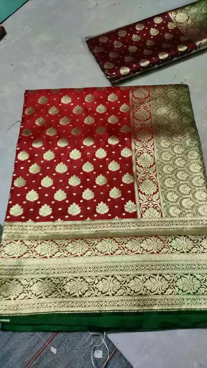 Banarsi satin silk
Bridal and party wear sarees

Length 6.4 metr including blouse

Wt approx 1300 gr uploaded by A.N. & Sons on 1/31/2023