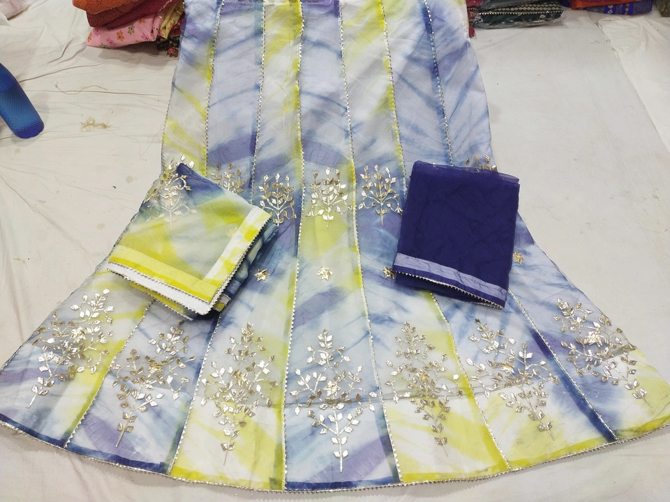 Skirt dupatta set with linning astar 

Fabric -  organza

Design - kota work

Lehanga Flai uploaded by Saree kurti and lehenga choli dupatta  on 5/29/2024