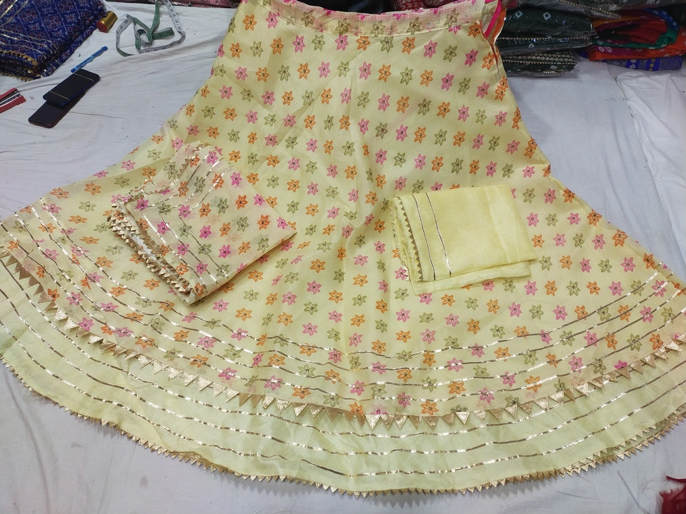 Skirt dupatta set with linning astar 

Fabric - Kota doriya

Design - samosa

Lehanga Flai uploaded by Saree kurti and lehenga choli dupatta  on 5/29/2024