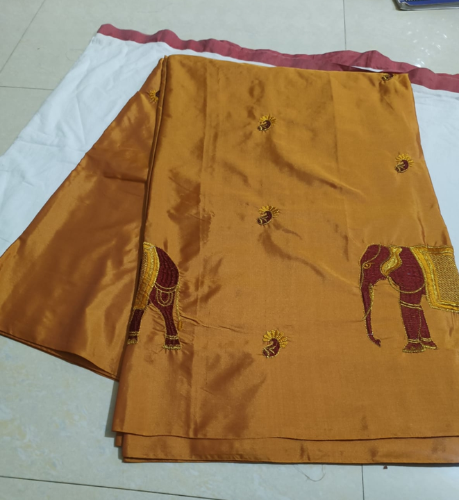 Silk saree embroidering work uploaded by business on 1/31/2023