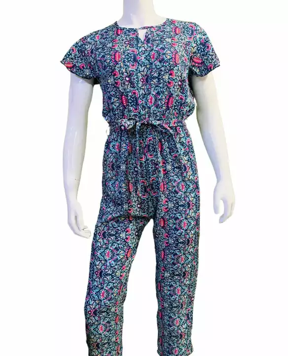 Product image of Women's jumpsuit, price: Rs. 200, ID: women-s-jumpsuit-b7e5ade9