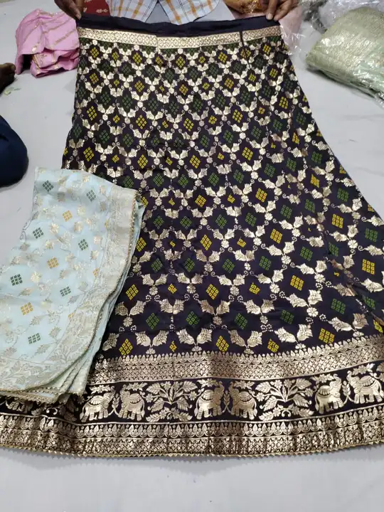 Visiting card store images of Laxmi sarees