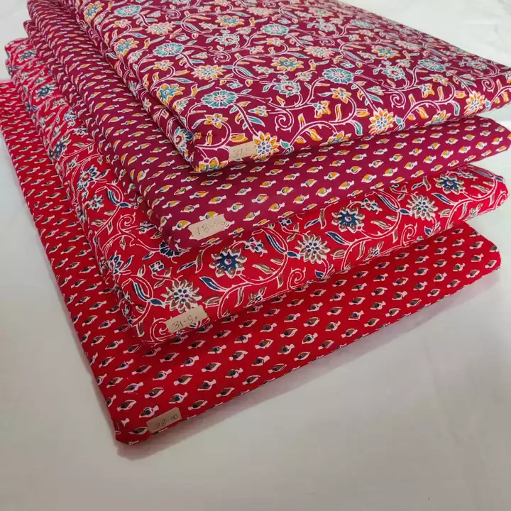 Post image I want to buy Cotton fabric  with a total order value of ₹1000. Please send price and products.