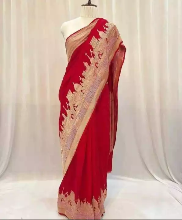 Banarasi Warm Silk Saree Beautifull Banarasi Ghaat Desing Weaving uploaded by Banarasi Silk Museum Galary on 2/1/2023