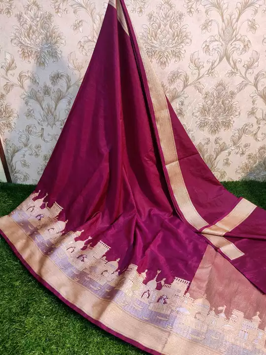 Banarasi Warm Silk Saree Beautifull Banarasi Ghaat Desing Weaving uploaded by Banarasi Silk Museum Galary on 2/1/2023