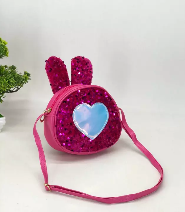 Post image *Cute sparkle kids bags sequin rabbit purse heart embroidery girls princess shoulder messenger bags*
🔸Size:-18x7x22 cm 
🔸Wonderful Design 
🔸Imported Design 
🔸Long Belt 
🔶🔶🔶🔶🔶🔶🔶
Price:-300+Shipping