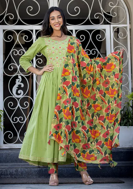GREEN FLORAL PRINTED EMBROIDERY COTTON SUIT SET

 uploaded by Clothing on 2/2/2023