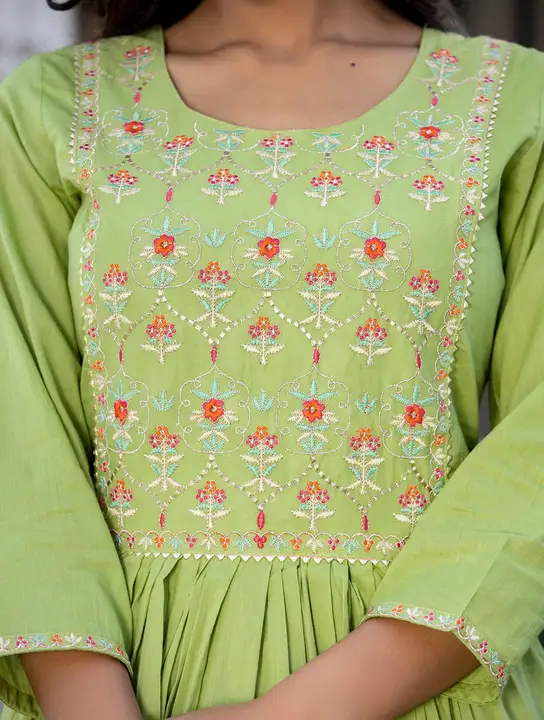 GREEN FLORAL PRINTED EMBROIDERY COTTON SUIT SET

 uploaded by Clothing on 2/2/2023