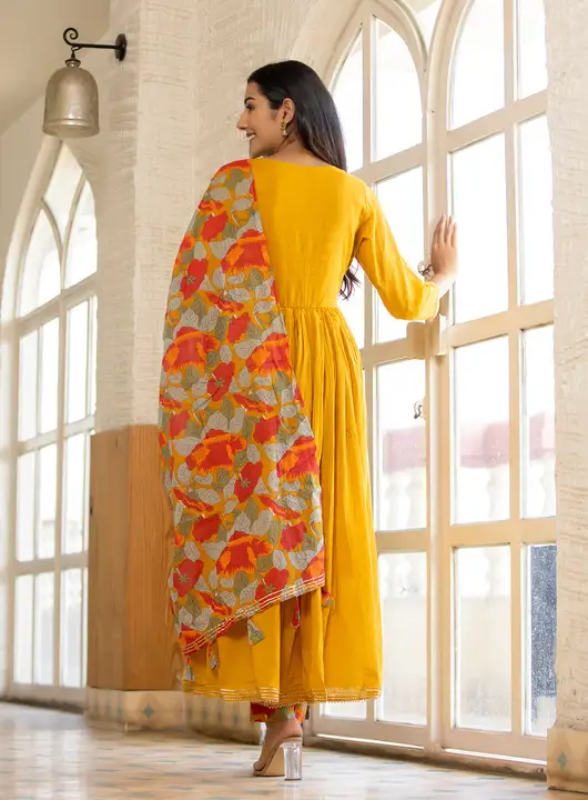 YELLOW FLORAL PRINTED EMBROIDERY COTTON SUIT SET

 uploaded by Clothing on 2/2/2023