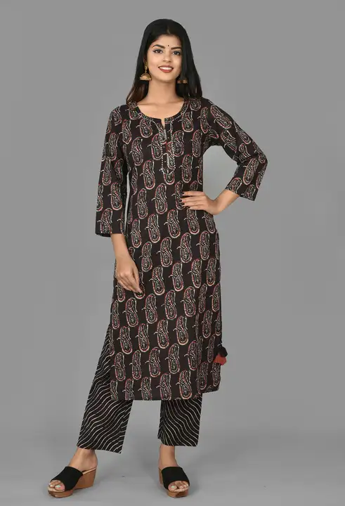 BLACK PAISLEY COTTON SUIT SET

 uploaded by Clothing on 2/2/2023