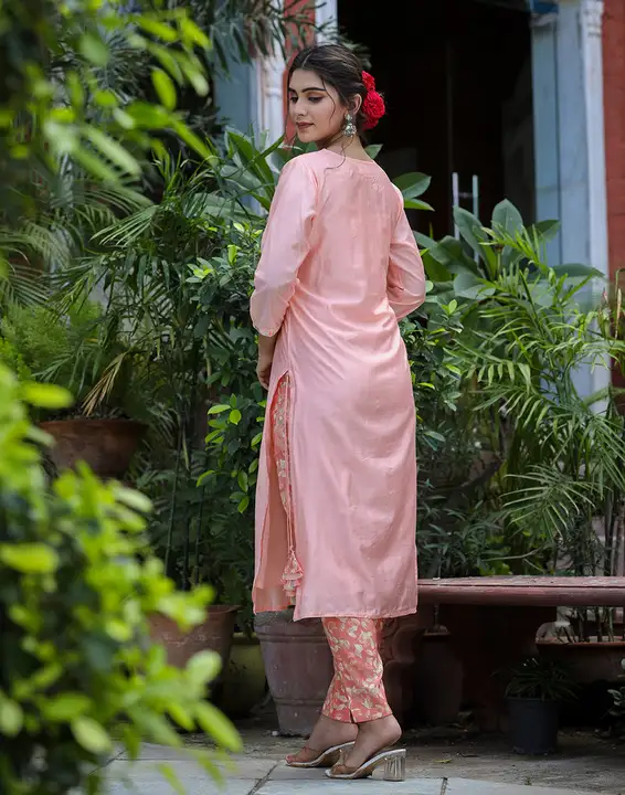 PINK FLORAL MODAL SILK KURTA PANT SET WITH DUPATTA

 uploaded by Clothing on 2/2/2023