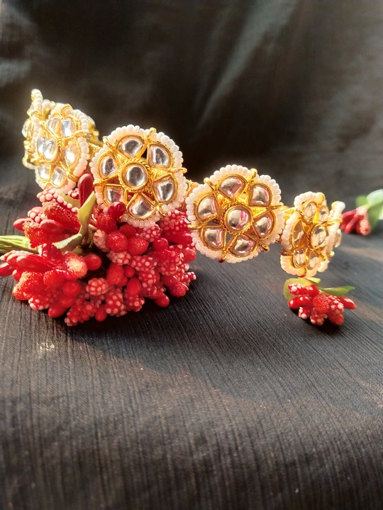 Handmade kundan hairband uploaded by Shringaar on 6/3/2024