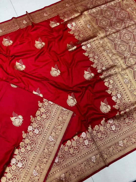 Post image Paithani house 🏠

FABRIC : *PURE DOLA SILK*

DESIGN : BEAUTIFUL RICH PALLU &amp; JACQUARD WORK ON ALL OVER THE SAREE

BLOUSE :  WOVEN FABRIC WITH EXCLUSIVE JACQUARD BORDER.

*SAREE CUT - 6.3 m*

*Note - PURE 2 TYPES OF ZARI WEAVING*

ONLY @ *1799-*

      100% Best Quality
💃 Fabric that speak 💃

Note - dry clean only..