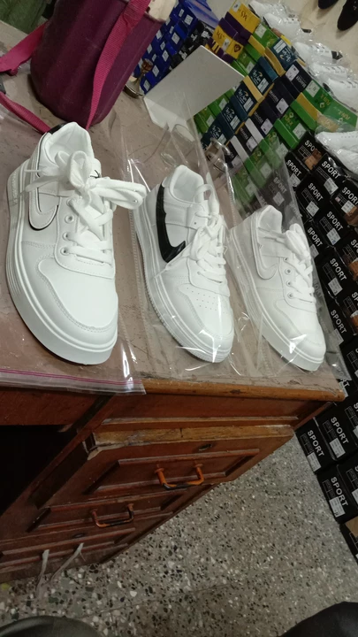 Sports snkr imported uploaded by Shyam foot wear co on 5/30/2024