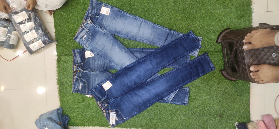 Meñs jeans  uploaded by S m enterprise  on 2/4/2023