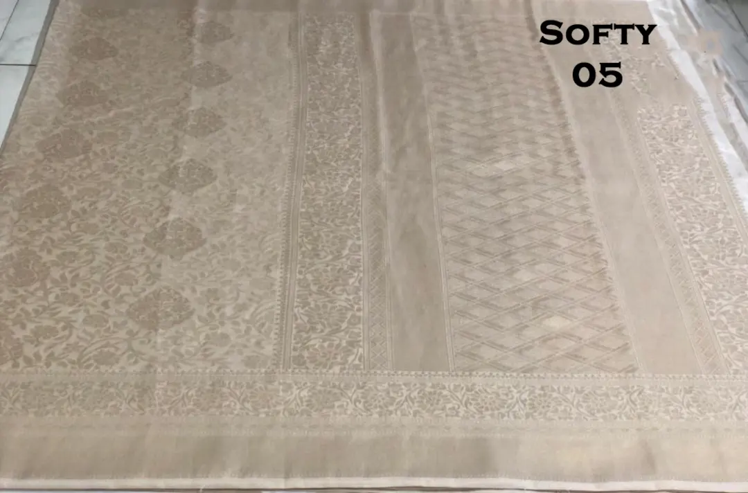 Softy silk  banarasi  uploaded by Shree sanvi creation on 2/5/2023