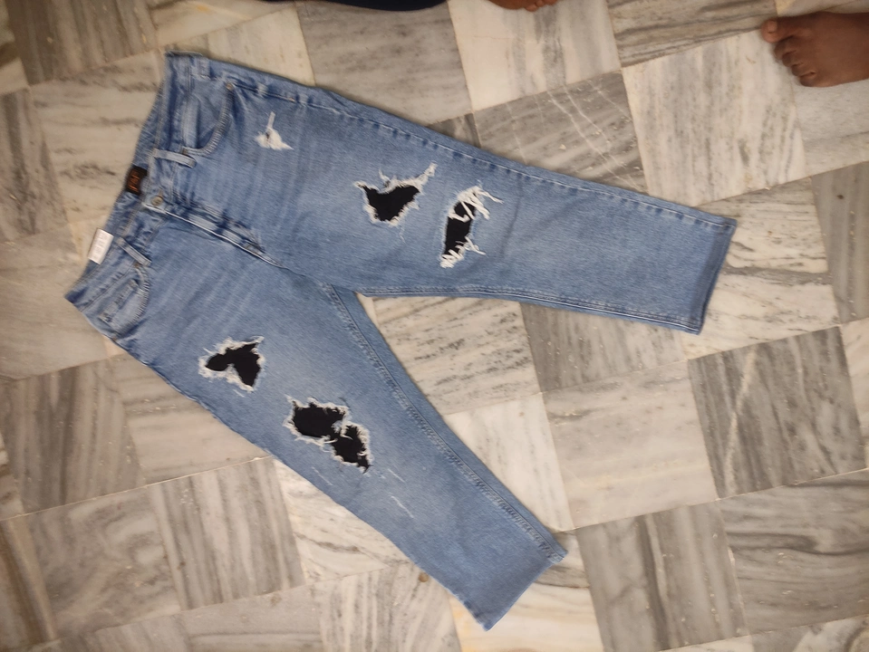 Scratch jeans uploaded by KANAN SHOPPING COLLECTION on 2/6/2023