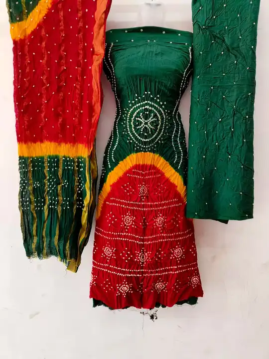 Bandhani shuit uploaded by Turiya handicrafts on 2/7/2023