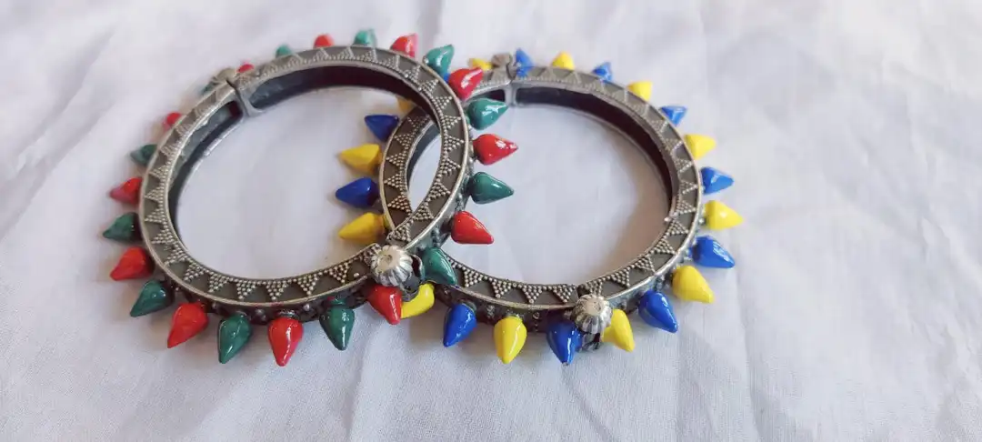 Bangles uploaded by Groovy Jewellery Cosmos on 5/28/2024
