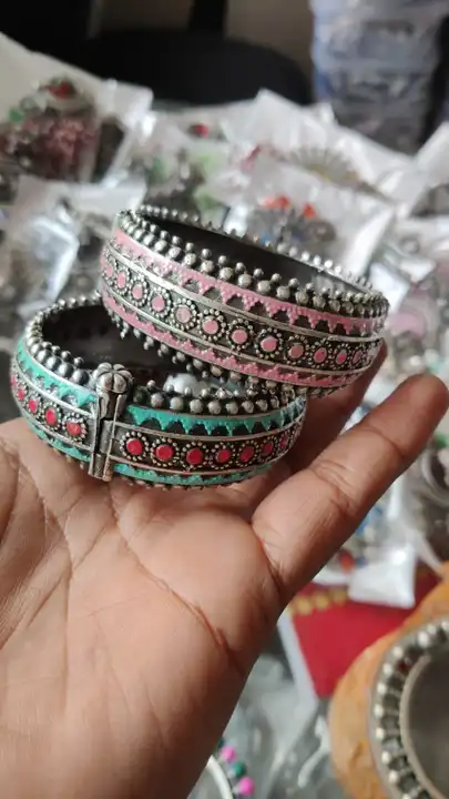 Bangles uploaded by Groovy Jewellery Cosmos on 5/30/2024
