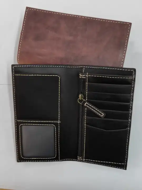 Ledis pars uploaded by Leather wallet purse. Leather belt on 2/7/2023