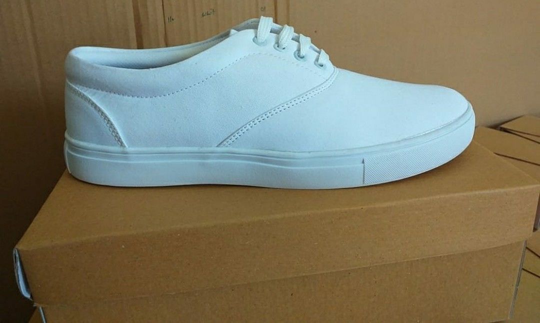 Mens white casual shoe uploaded by business on 7/7/2020