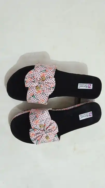 Post image I want to buy Slippers, Sandals with a total order value of ₹1000.