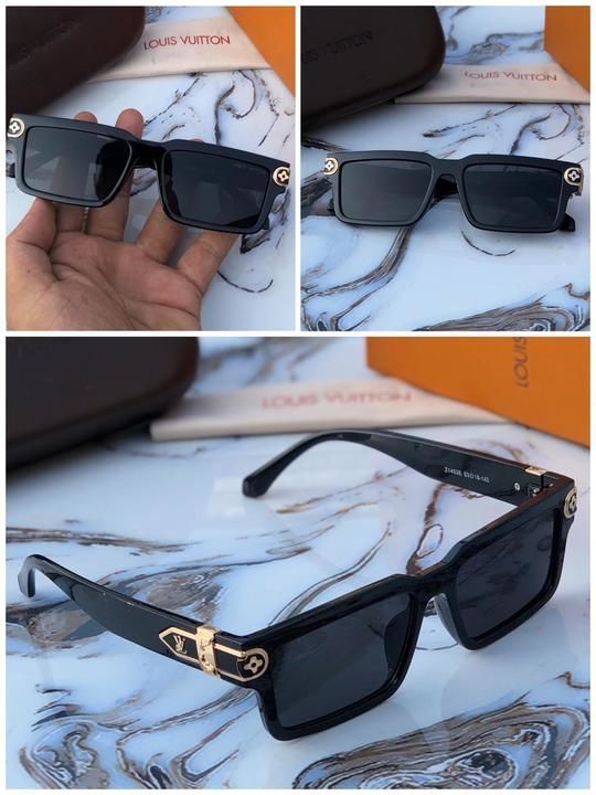 😎 *LV*😎
NEXT TO ORIGINAL QUALITY🤟
IN STOCK✅
SAME TO SAME✅
NEW MODEL✅ UNISEX
With *IMPORTED BOX *c uploaded by XENITH D UTH WORLD on 2/19/2021