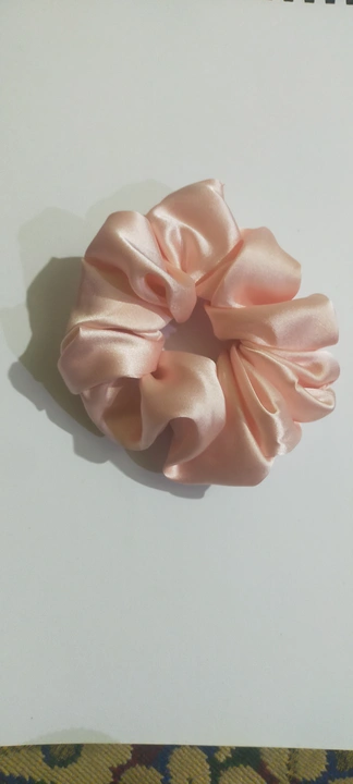 Silk regular size scrunchie  uploaded by Cevice collection on 2/9/2023