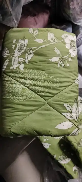 Comforter uploaded by ANU INTERNATIONAL on 2/9/2023