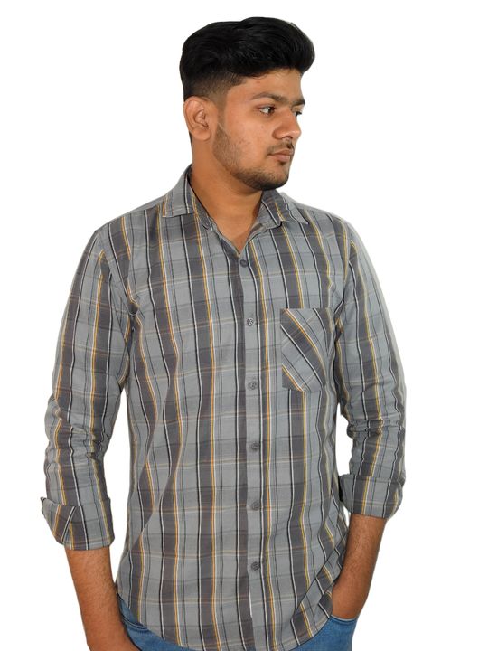 Post image Printed casual shirt with standard branded size, has a contrast band spread collar, 1 patch pocket, long full sleeves, curved hem.