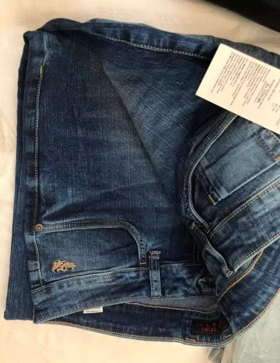 Post image I want 5 pieces of Jeans at a total order value of 25000. Please send me price if you have this available.