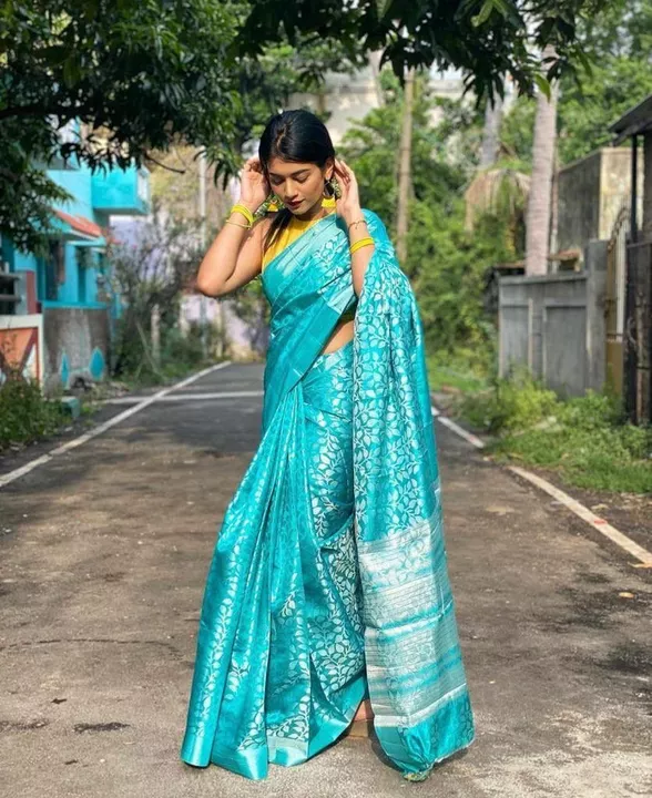 Sarees uploaded by Clothing on 2/10/2023