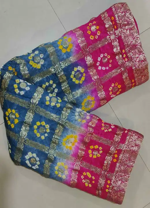 Post image Single coin designer bandej 

👉 bandhej ghadchola Banarasi saree havi zari fabric

👉 good quality backing (lappa)

👉 Heavy zari designing

😋price: 850+ship

#bandhejsaree