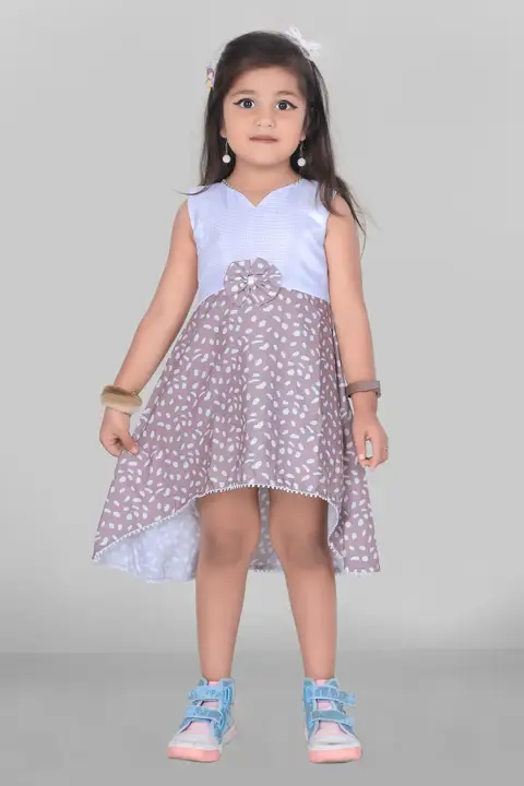 Post image FABRIC DETAILS 🧶
      Rayon 


FROCK👗: Toddler Girls Floral Print Ruffle Trim fancy frock      


WORK: digital printed 

Size - 2-3 years
Size - 3-4 years
Size - 4-5 years
Size - 5-6 years
Size - 6-7 years