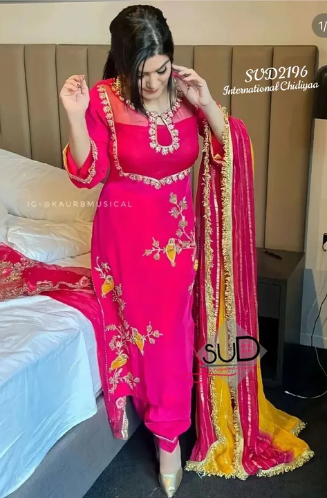 Post image Product id SUD2196
*International Chidiyaa*
♣️5 meter georgette embroidery 
♣️Dupatta organza multy colour

*Price 699free ship*
For detail see video

Same day dispatch 😲