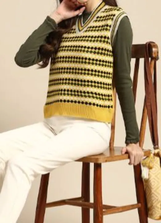 Woment green & yellow sweater uploaded by Hayat Paradise on 2/12/2023