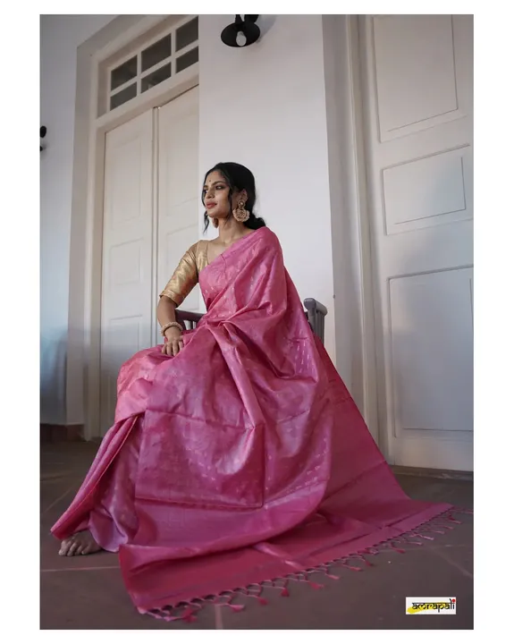 ➡️Kota Staple Amarpali Saree

➡️ Woven zari dobby design

➡️ Running blouse

➡️ Best quality
 uploaded by Aayesha Handloom on 2/14/2023