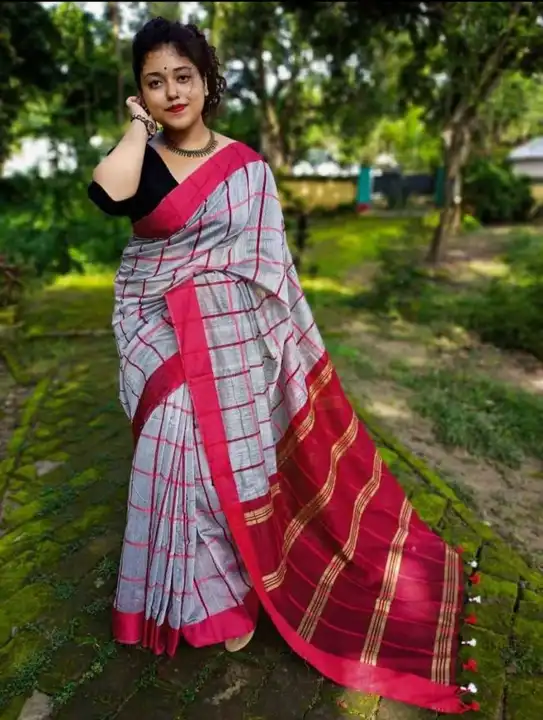 Handloom Velvet Check Sharee uploaded by Maa Kali Sharee Center on 2/15/2023